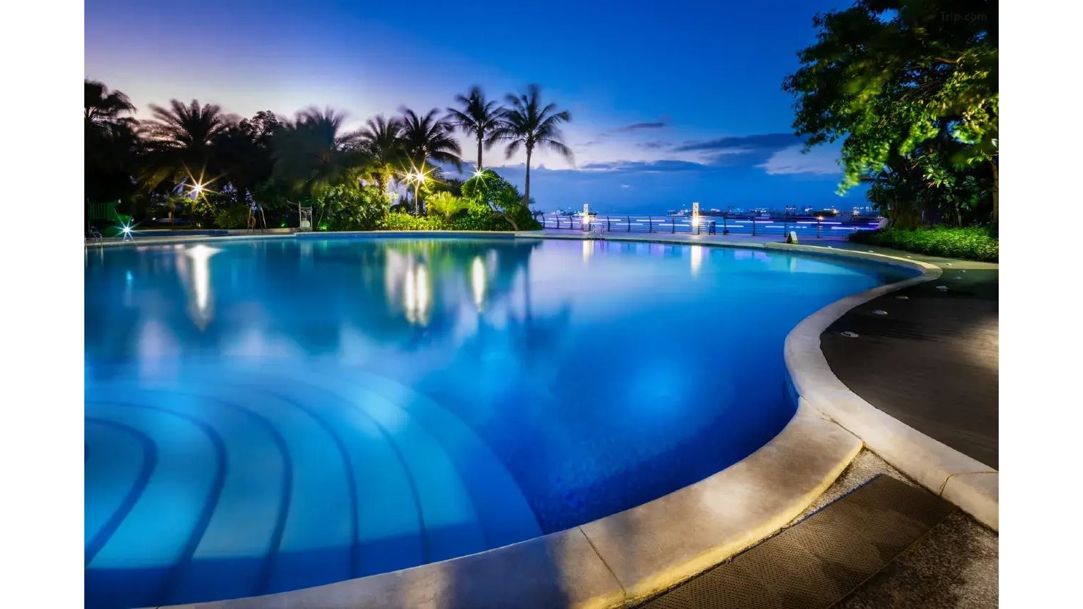 pools-outdoor-pool