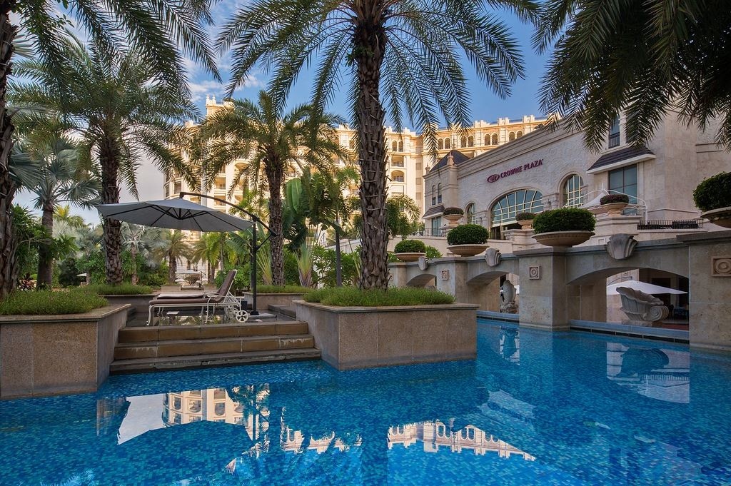 pools-outdoor-pool