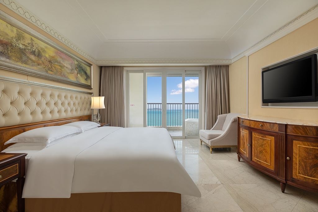 rooms-crowne-plaza-family-big-suite-for-4-pax