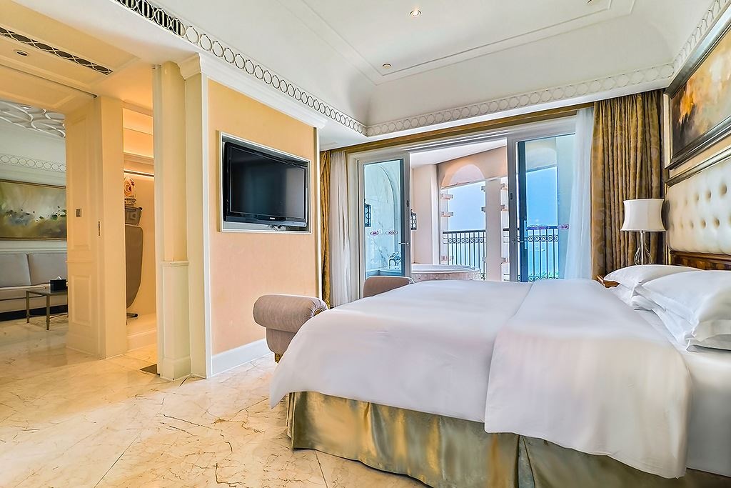 rooms-crowne-plaza-family-suite-for-3-pax