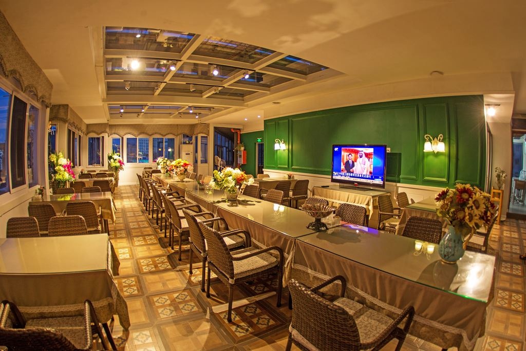 restaurants-restaurants