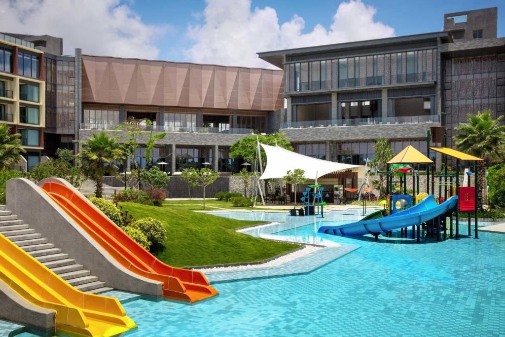pools-outdoor-pool
