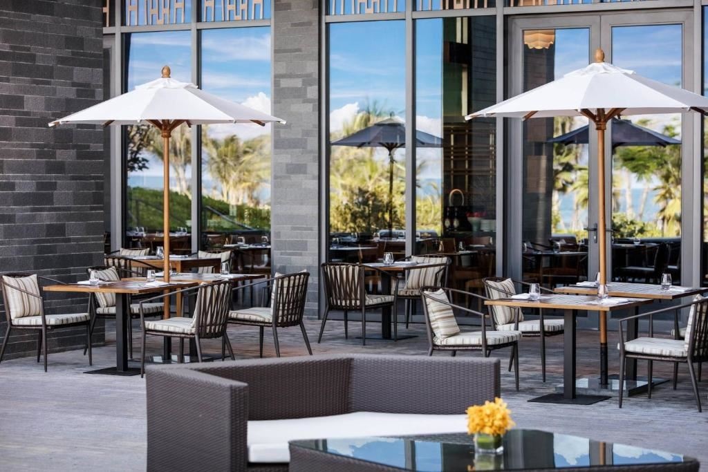 restaurants-island-kitchen