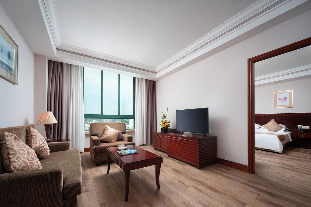 rooms-deluxe-suite