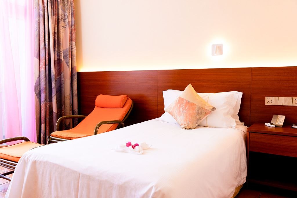 rooms-lake-view-room