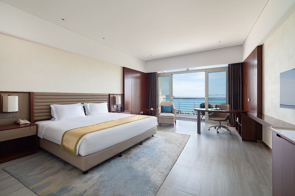 rooms-deluxe-ocean-view-room