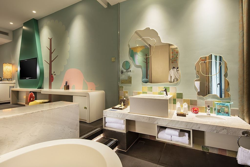 rooms-cartoon-theme-family-room