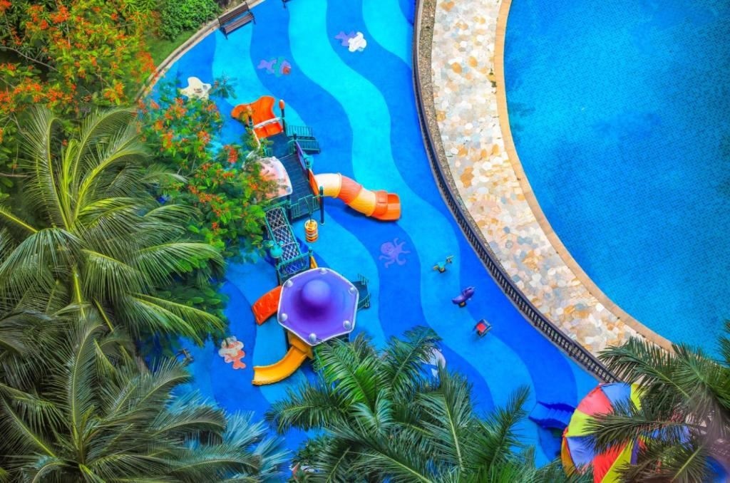 pools-outdoor-pool