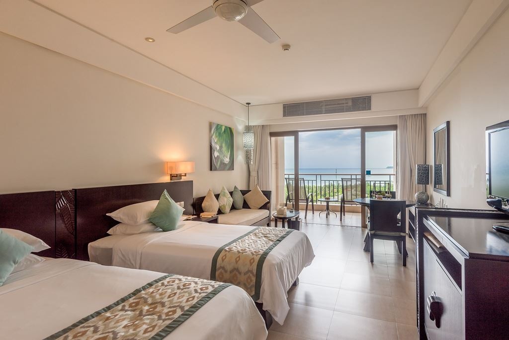 rooms-deluxe-seaview-room