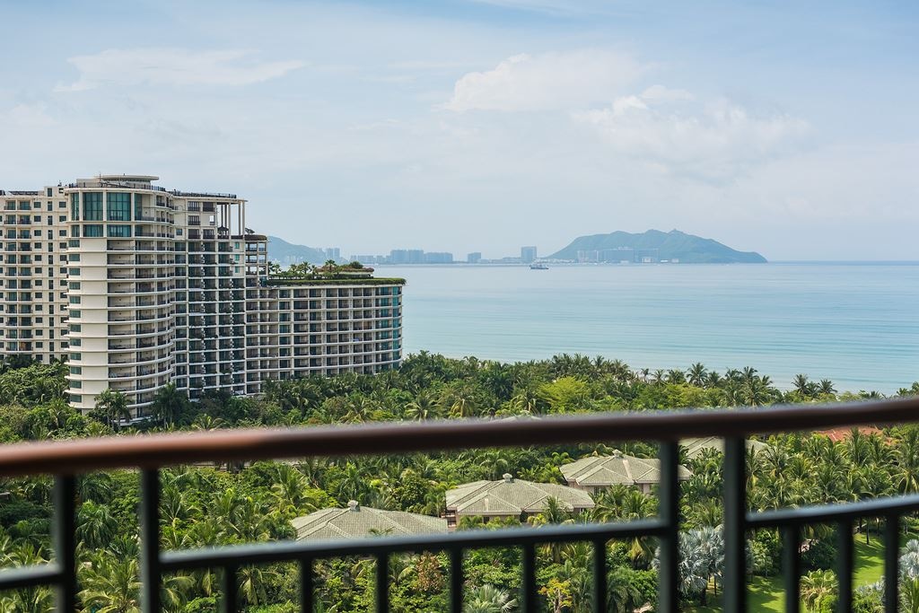 rooms-deluxe-seaview-room