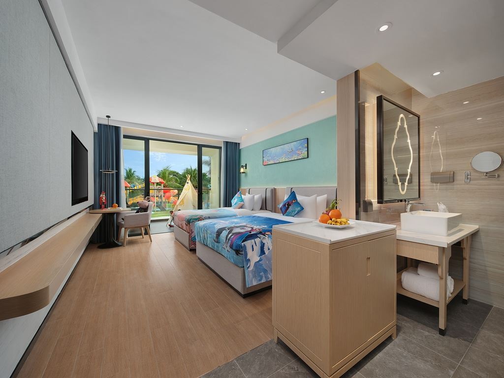 rooms-ocean-front-family-room
