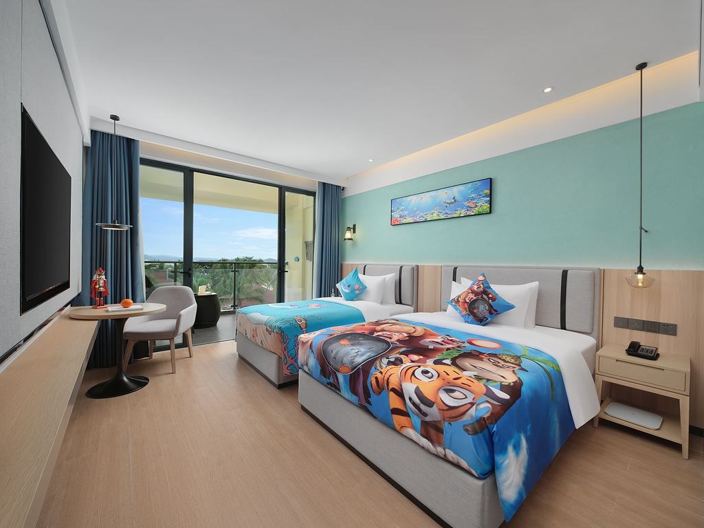 rooms-ocean-front-family-room