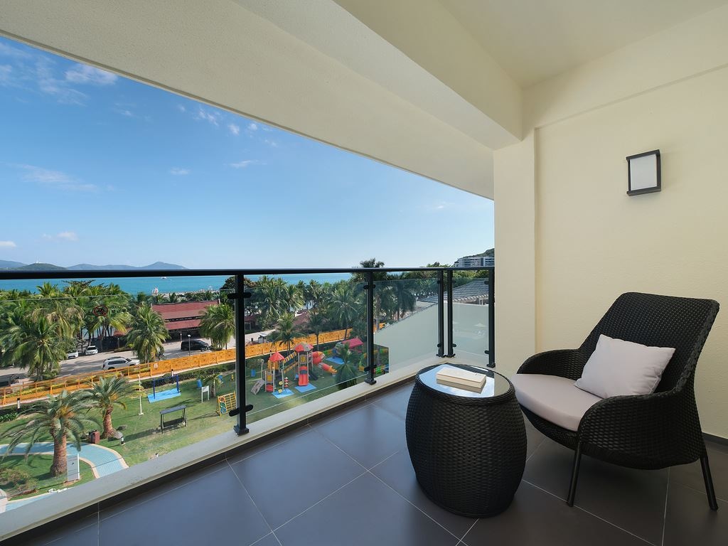 rooms-deluxe-sea-view-room