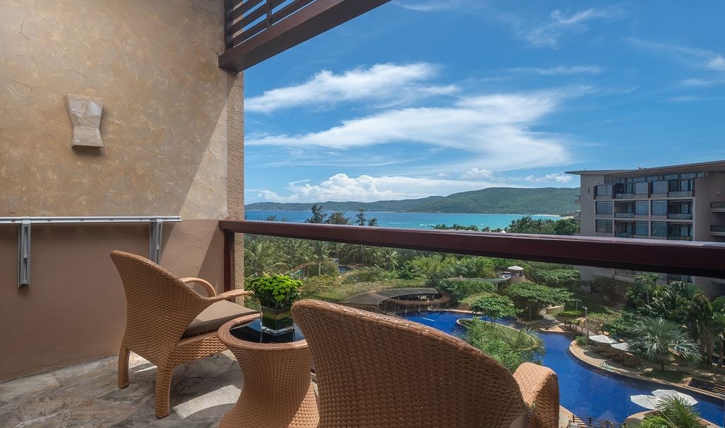 rooms-deluxe-sea-view-room