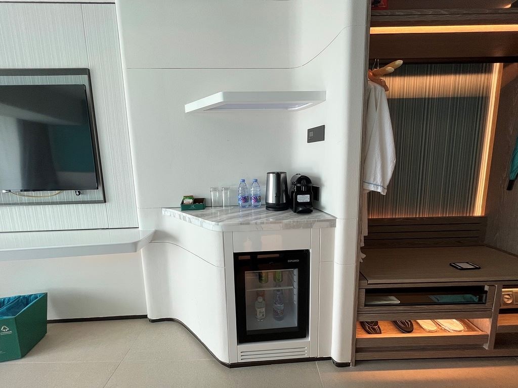 rooms-180-degree-luxurious-sea-view-room-180