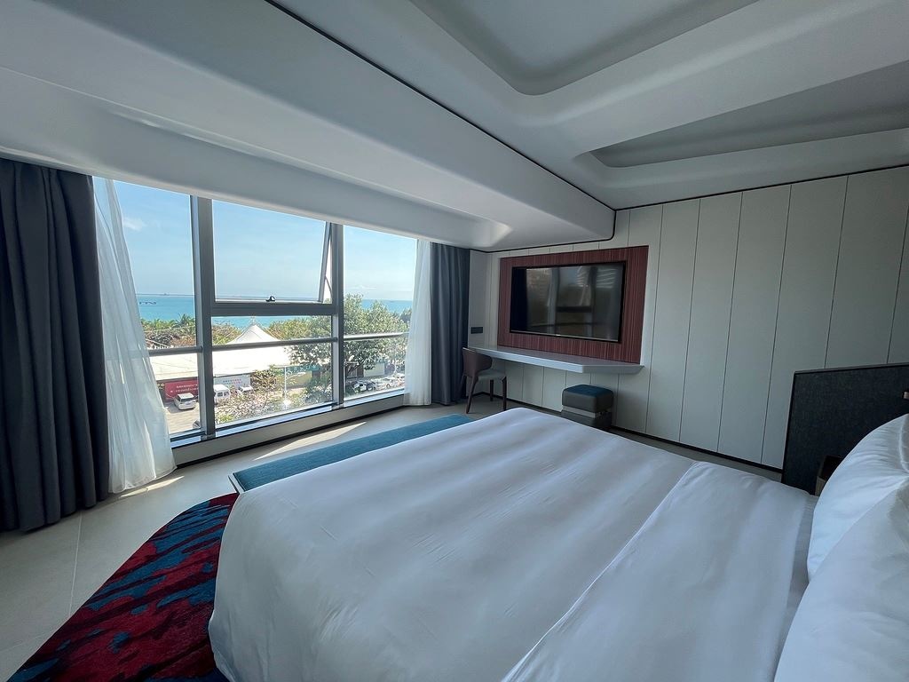 rooms-onebedroom-and-oneliving-room-sea-view-suite