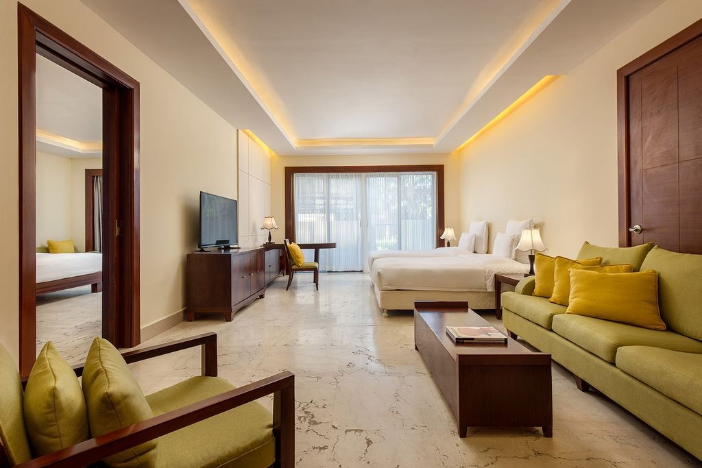 rooms-family-pool-view-two-bedroom