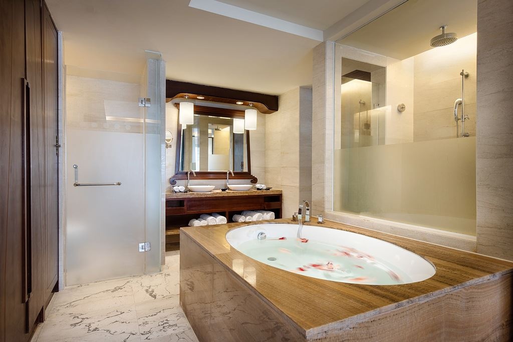 rooms-family-pool-view-two-bedroom