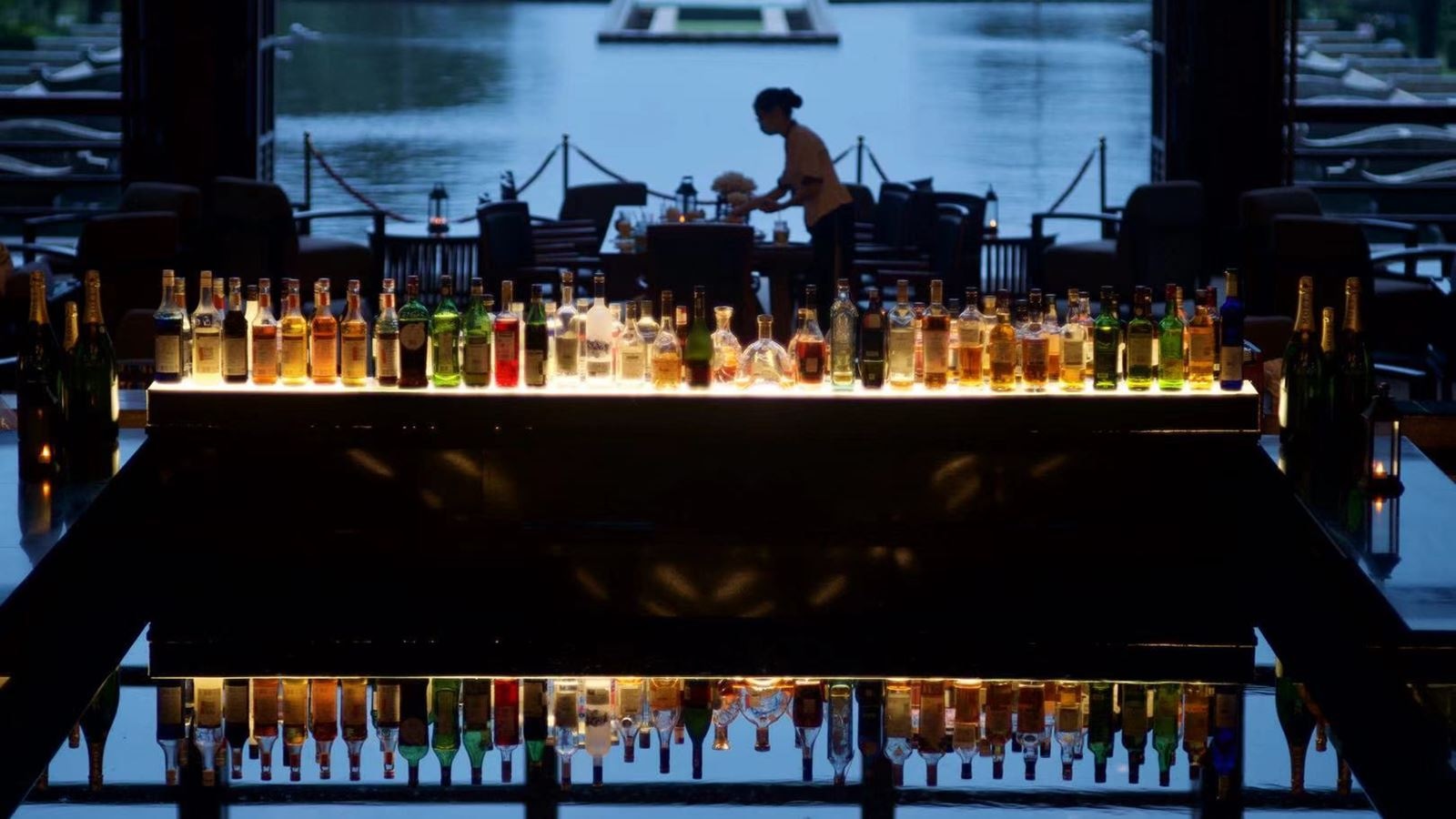 bars-palm-court-lobby-lounge