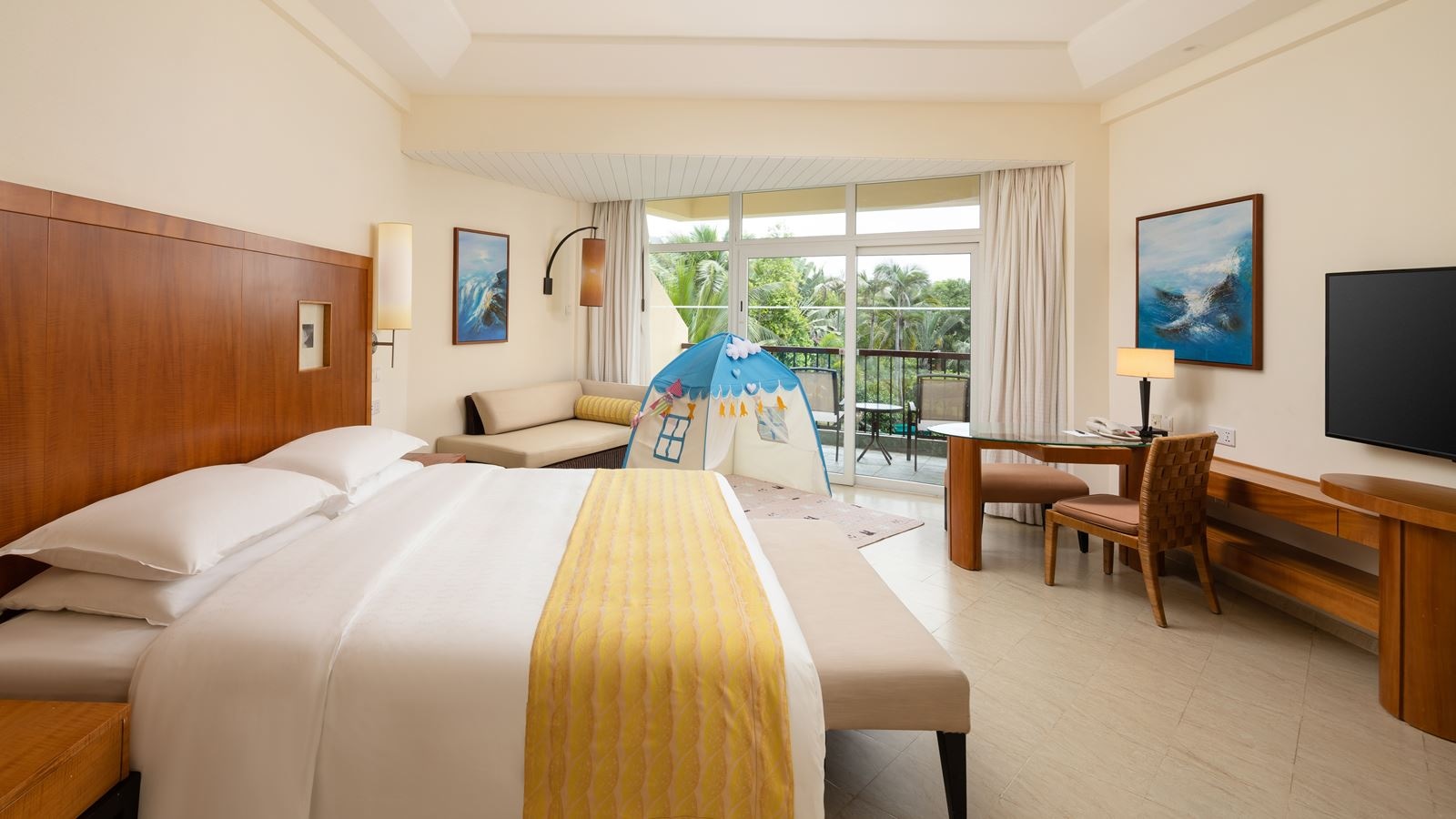 rooms-laguna-view-room