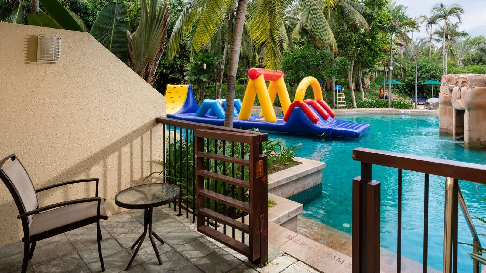 rooms-grand-deluxe-laguna-room
