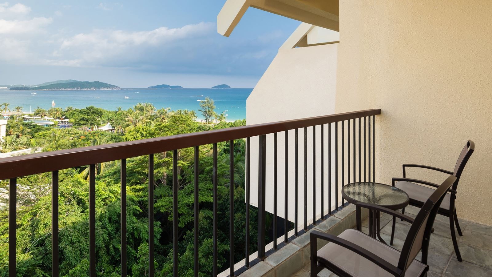 rooms-deluxe-sea-view-room