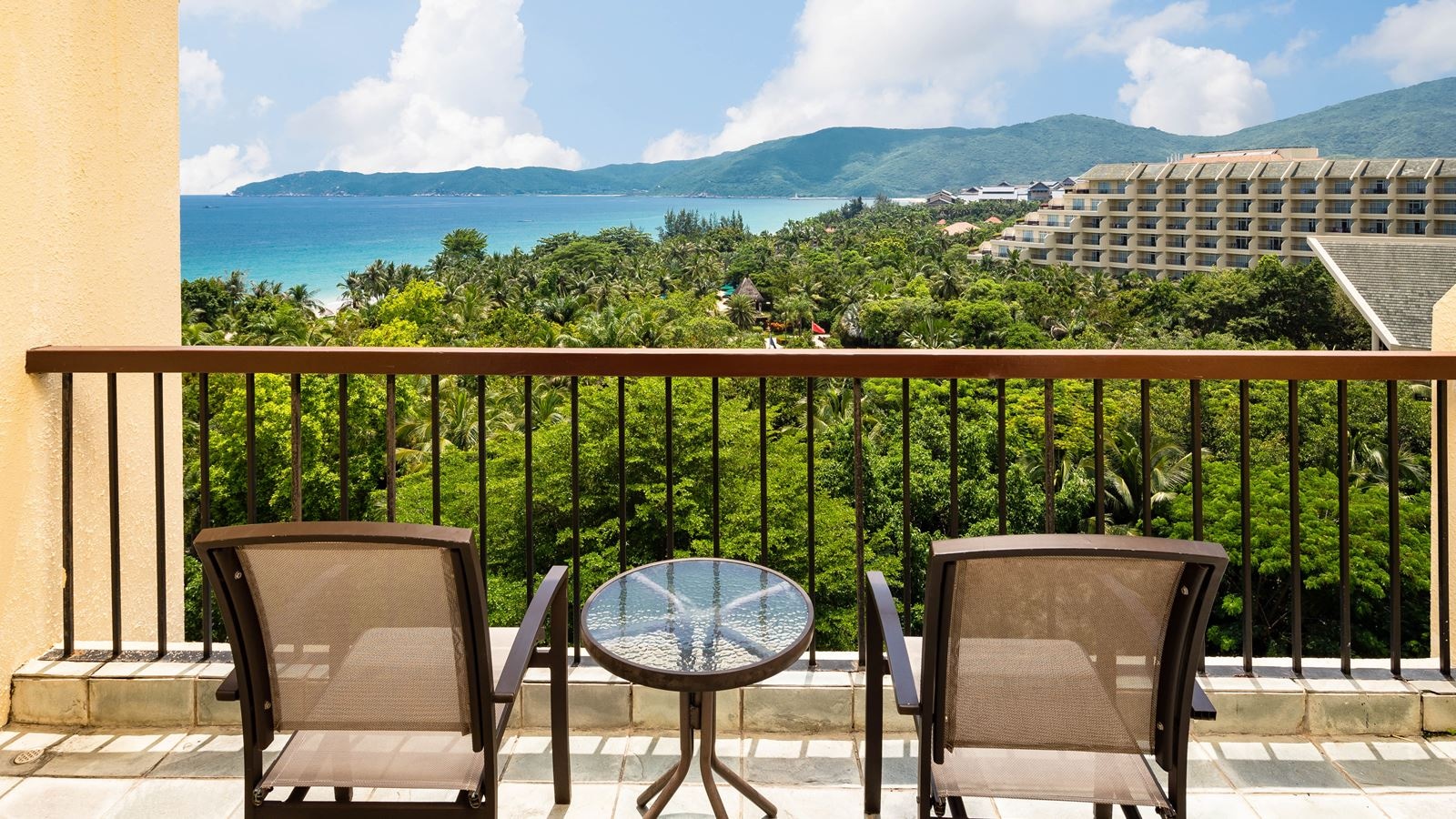 rooms-grand-deluxe-sea-view-room