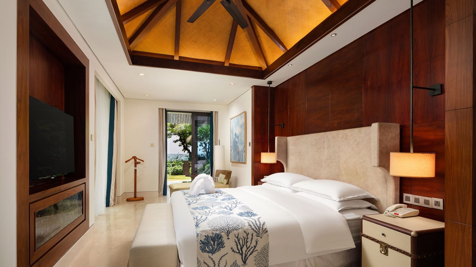 rooms-deluxe-ocean-front-villa