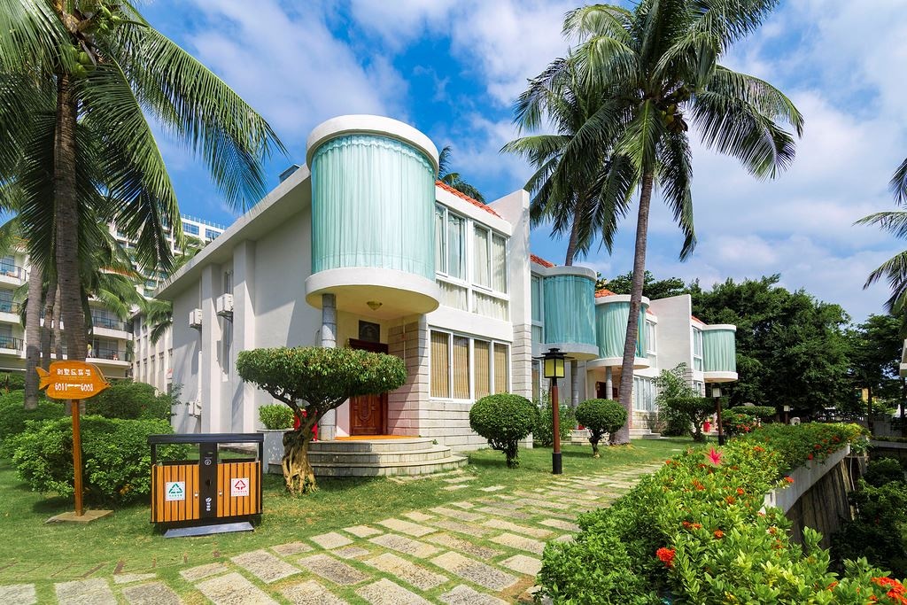 rooms-sea-side-garden-view-villa