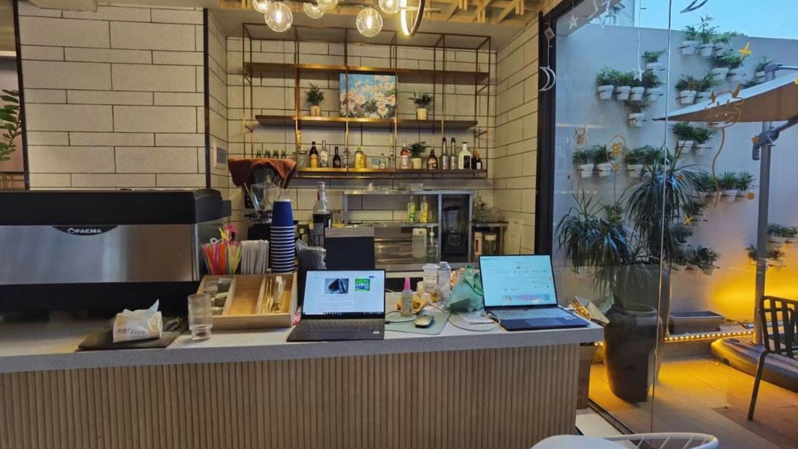 restaurants-restaurants