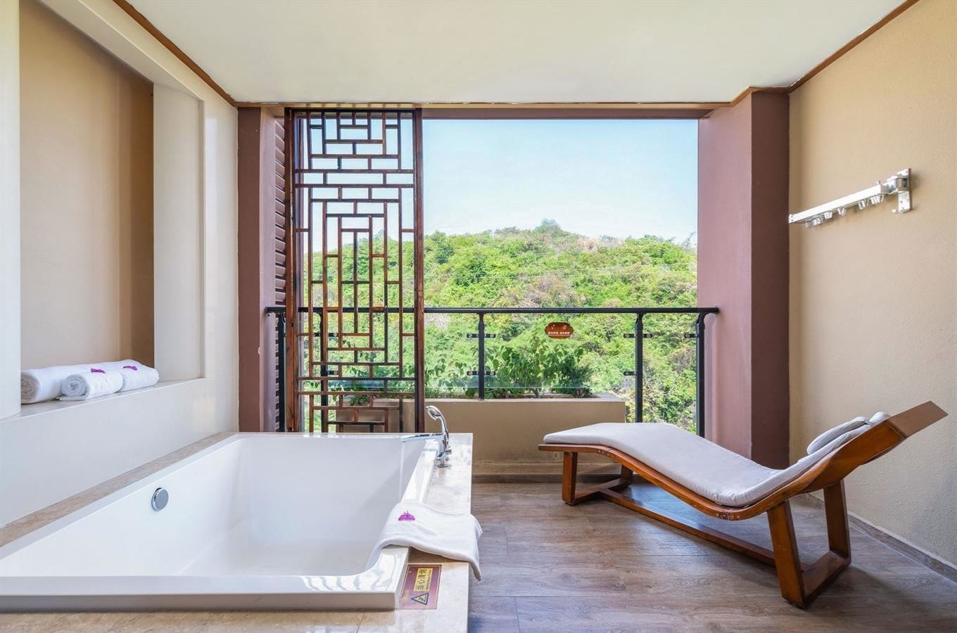 rooms-mountain-view-room