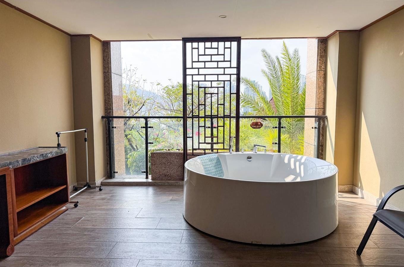 rooms-family-anime-themed-room1king-bed