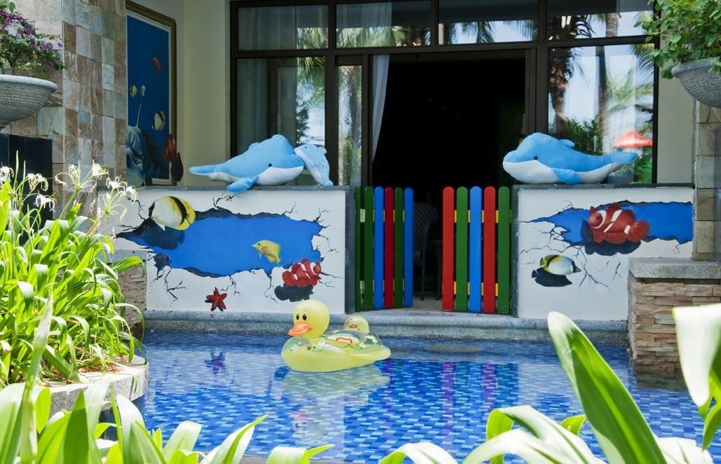 rooms-deluxe-family-room-with-childrens-pool