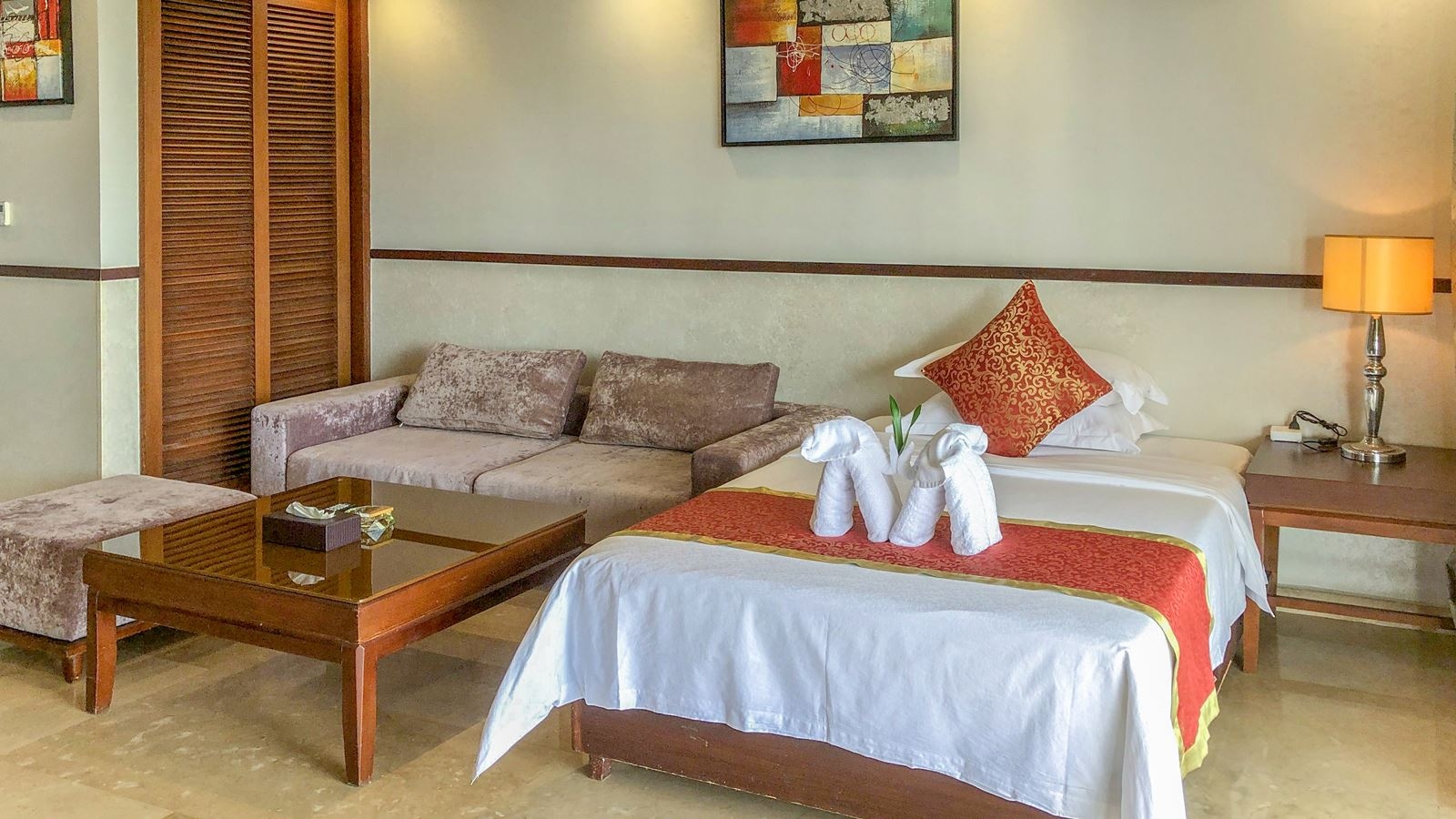 rooms-deluxe-family-1-bedroom-suite-with-sea-view