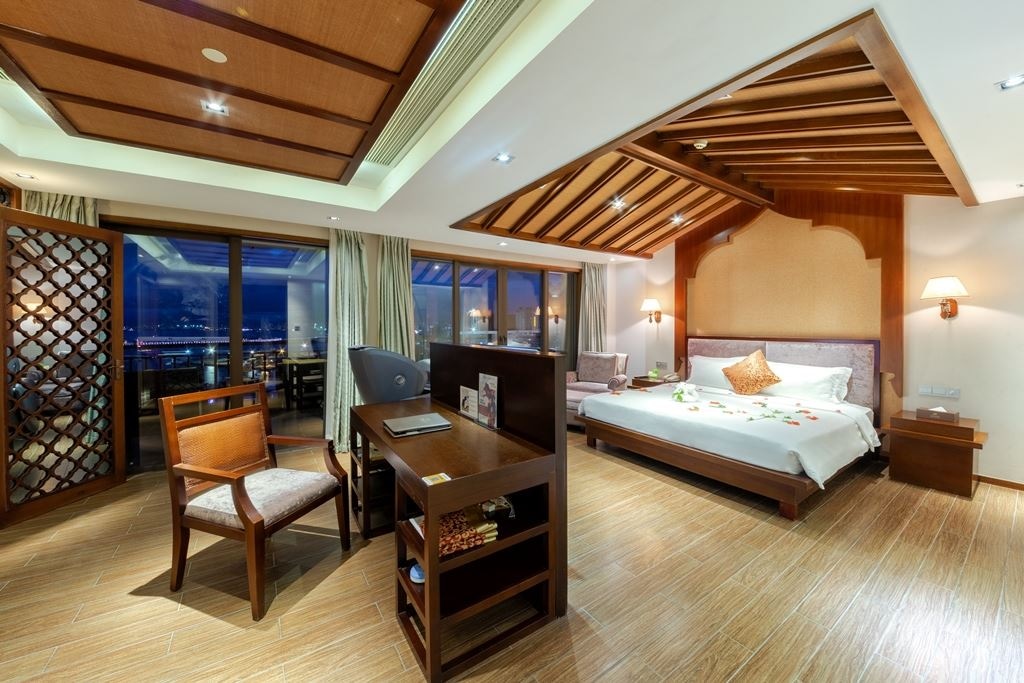rooms-deluxe-family-1-bedroom-suite-with-sea-view