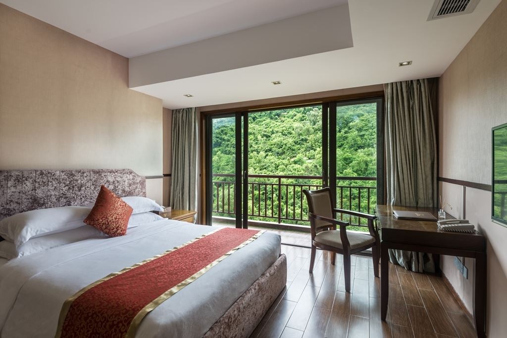 rooms-luhuitou-mountain-view-twobedroom-suite
