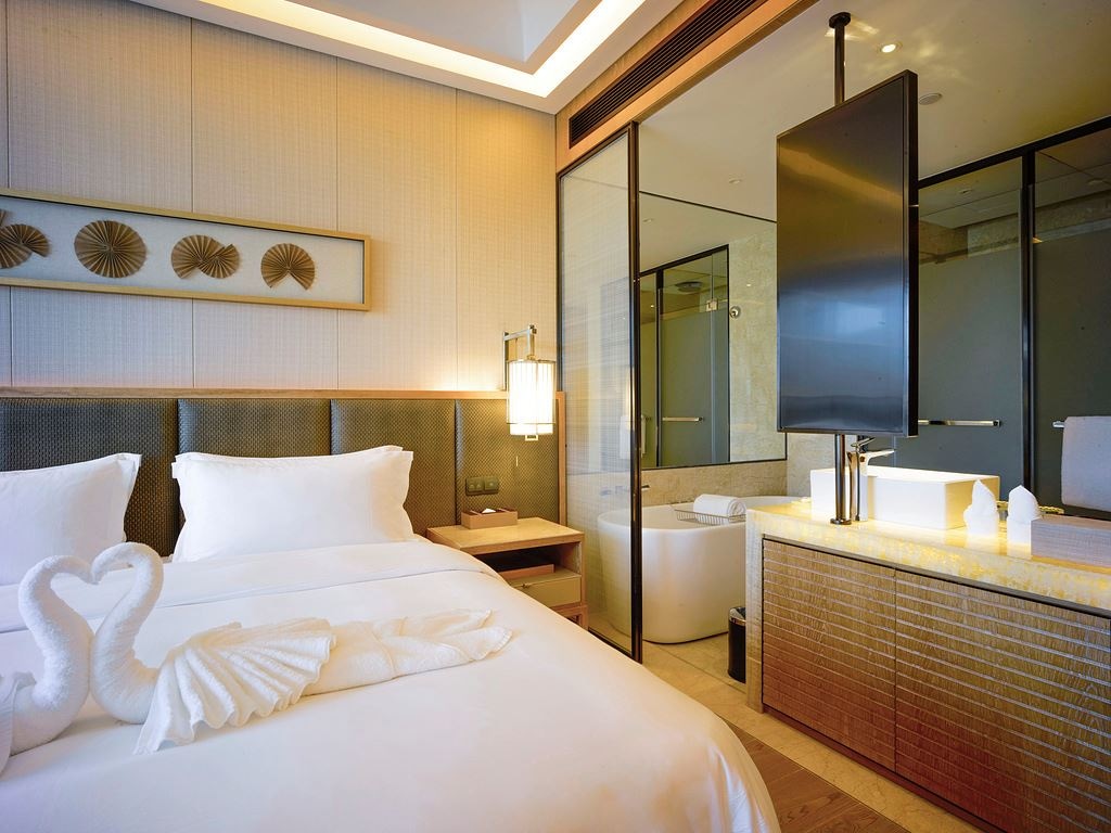 rooms-deluxe-seaview-room