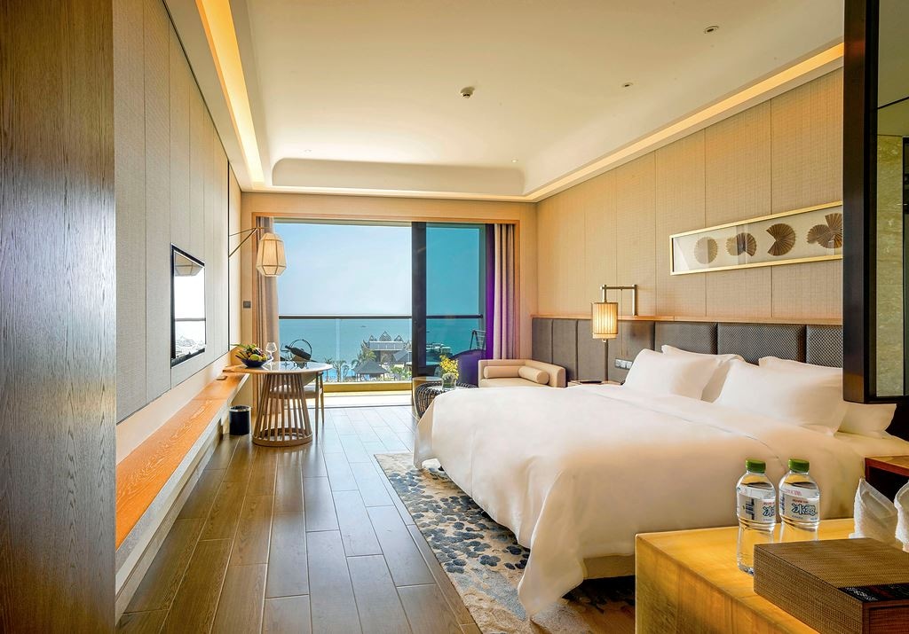 rooms-deluxe-seaview-room