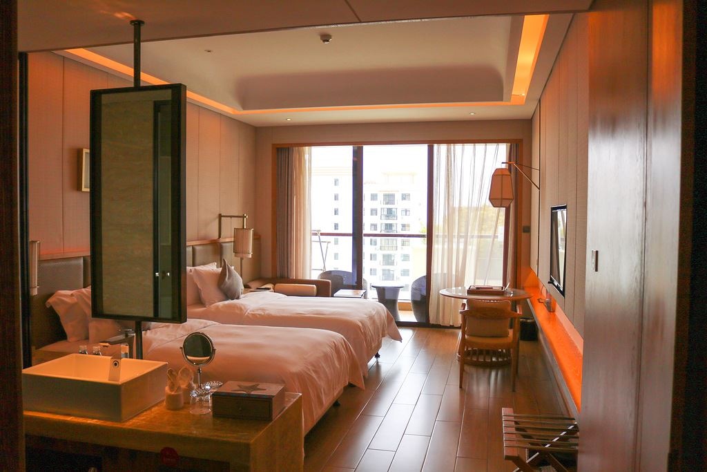 rooms-superior-balcony-room