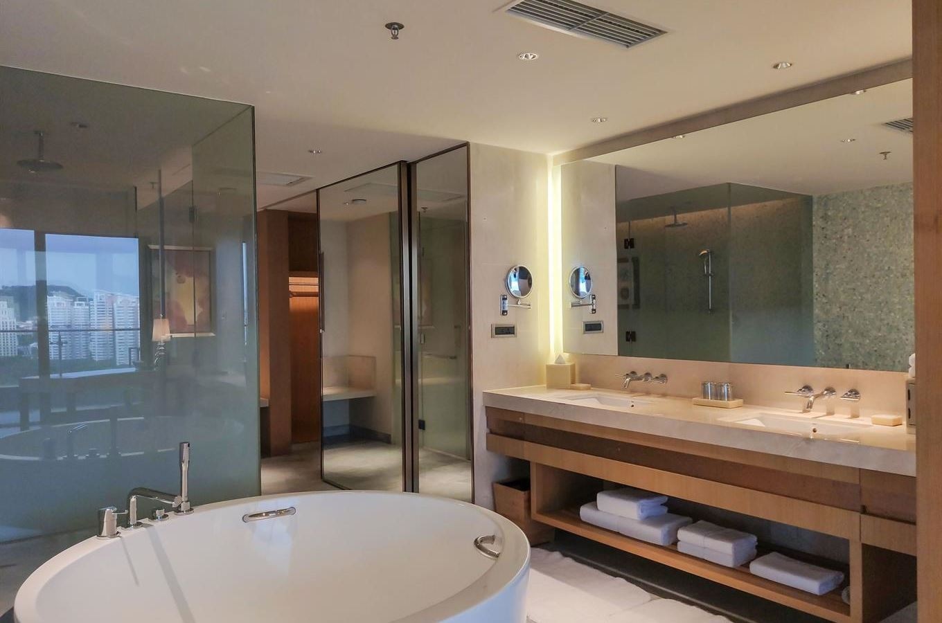 rooms-panoramic-ocean-suite