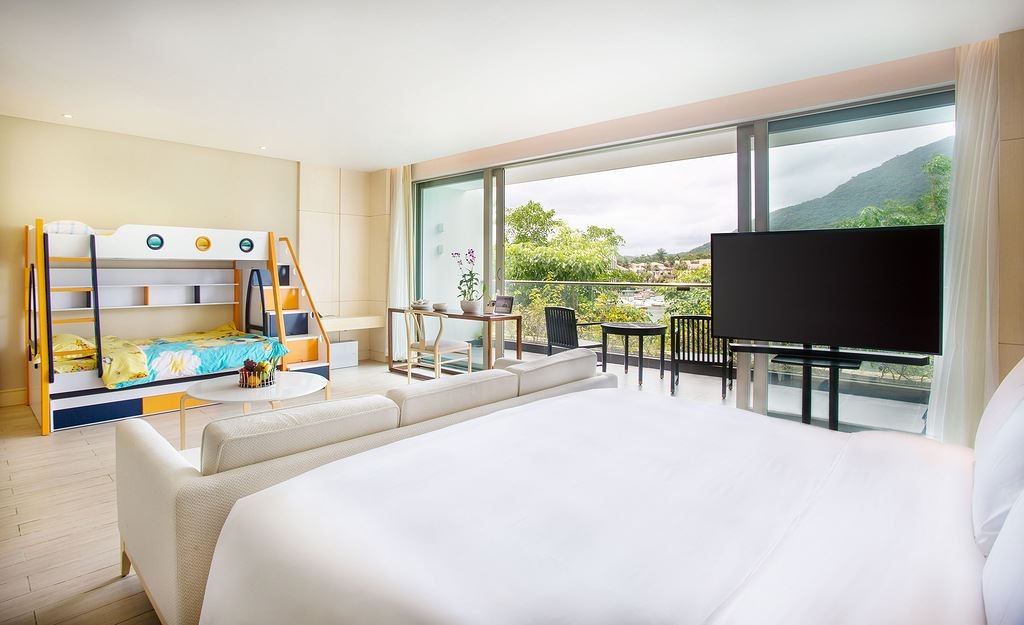 rooms-deluxe-lake-view-family-room