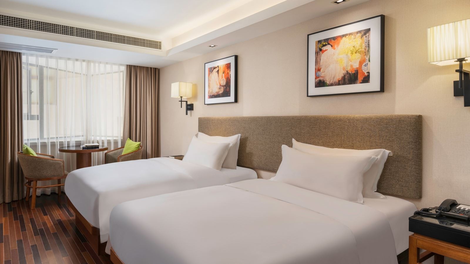 rooms-deluxe-twin-bed-room