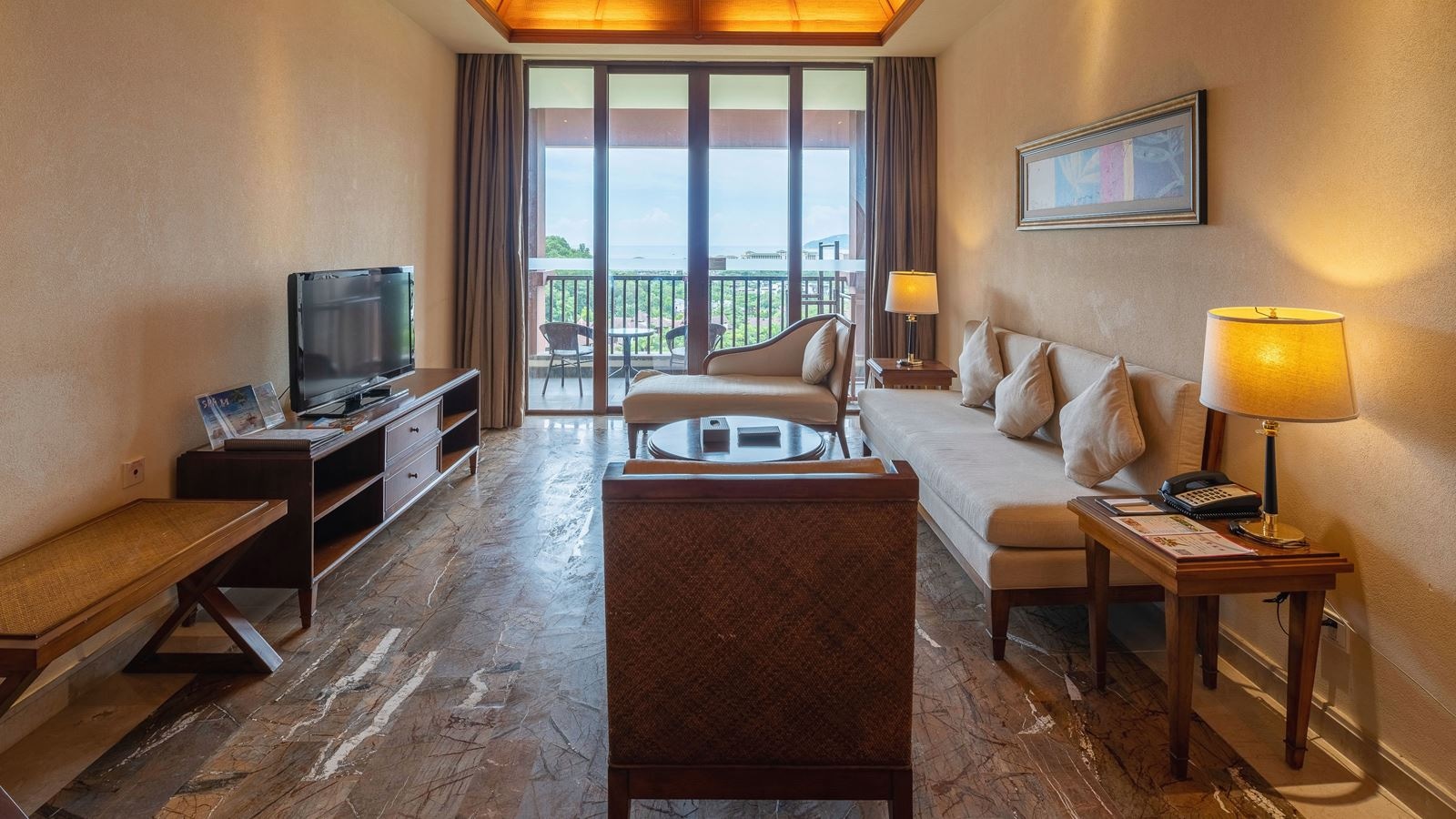rooms-suite-family-seaview
