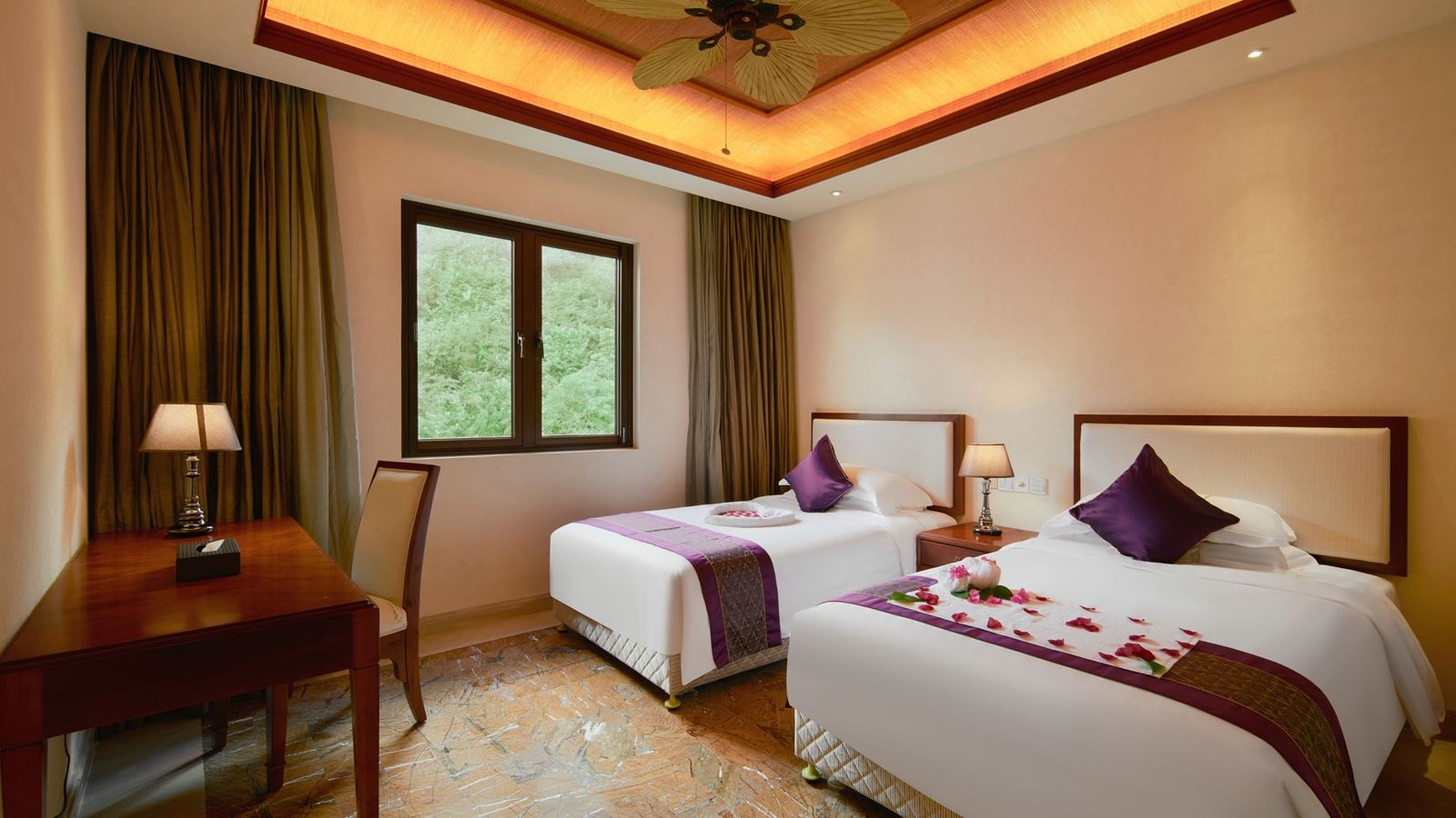 rooms-suite-family-seaview