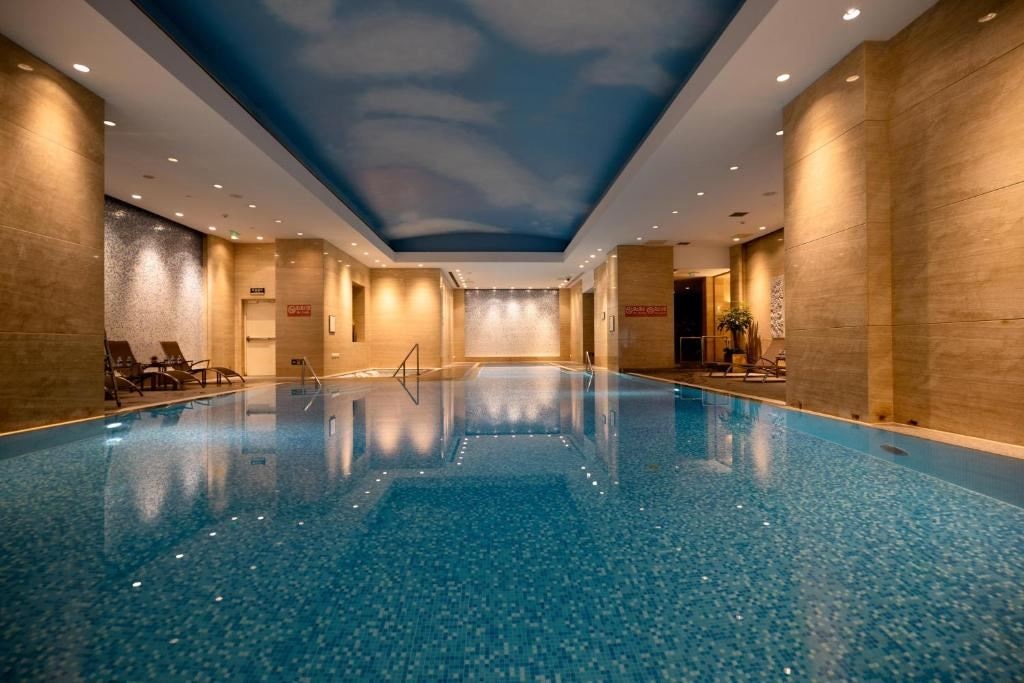 pools-indoor-pool