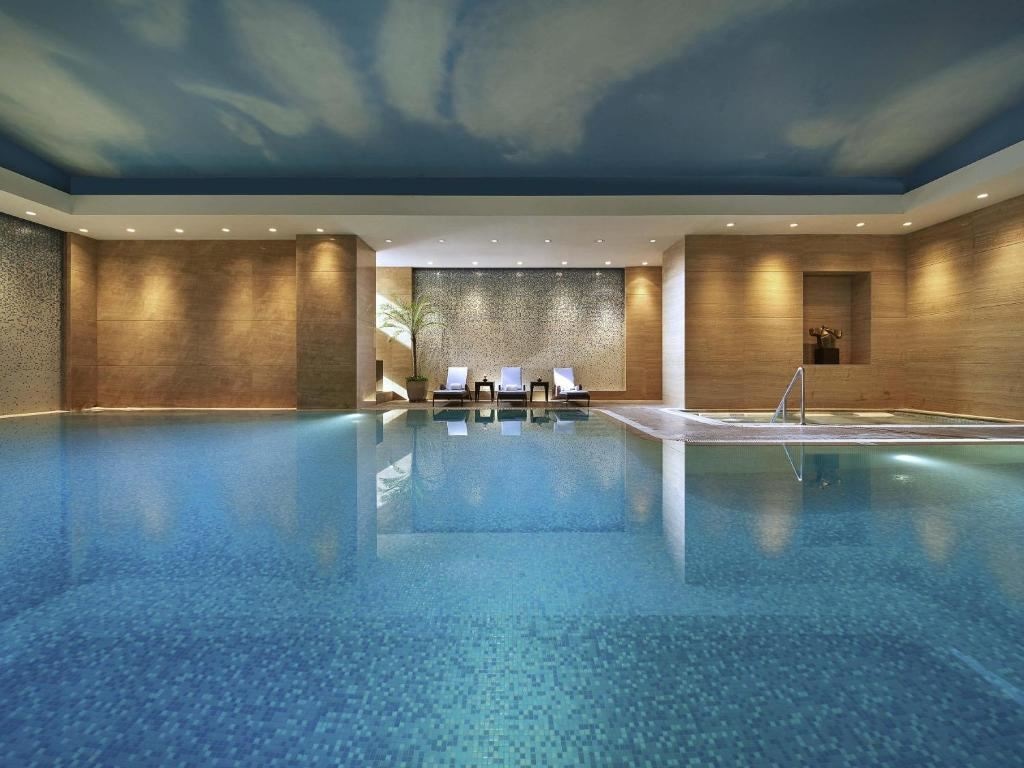 pools-indoor-pool