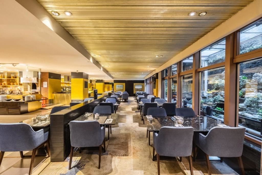 restaurants-the-cut-grill