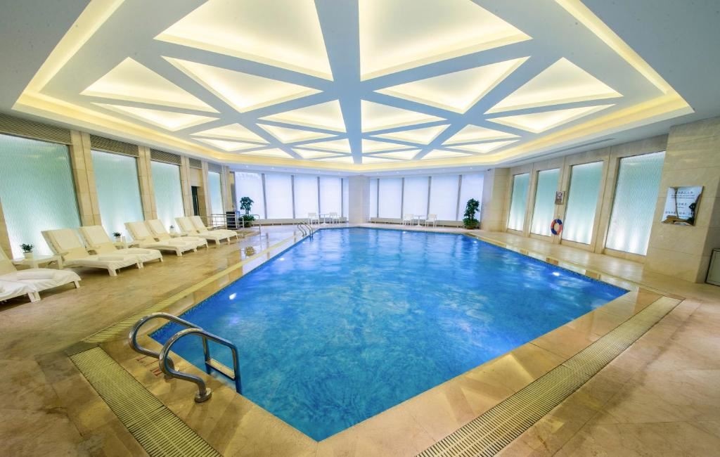 pools-indoor-pool