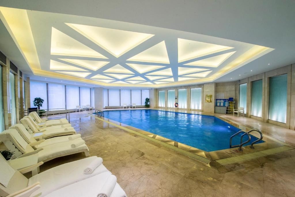 pools-indoor-pool