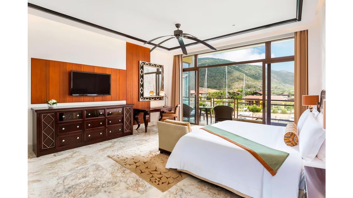 rooms-grand-harbor-view-room-kingqueen